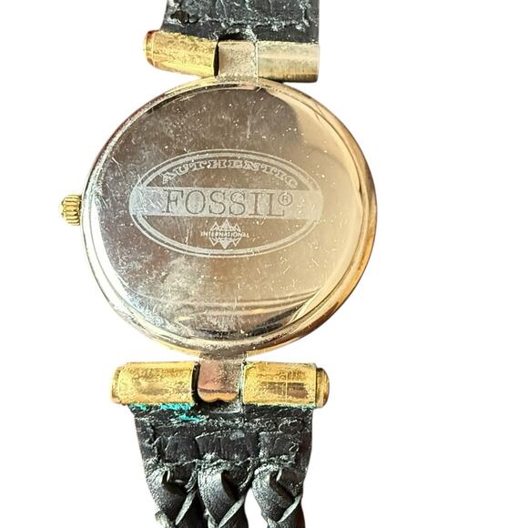 Vintage Fossil Watch 1990 Black Leather Band Gold Tone - Needs Battery - Picture 4 of 6